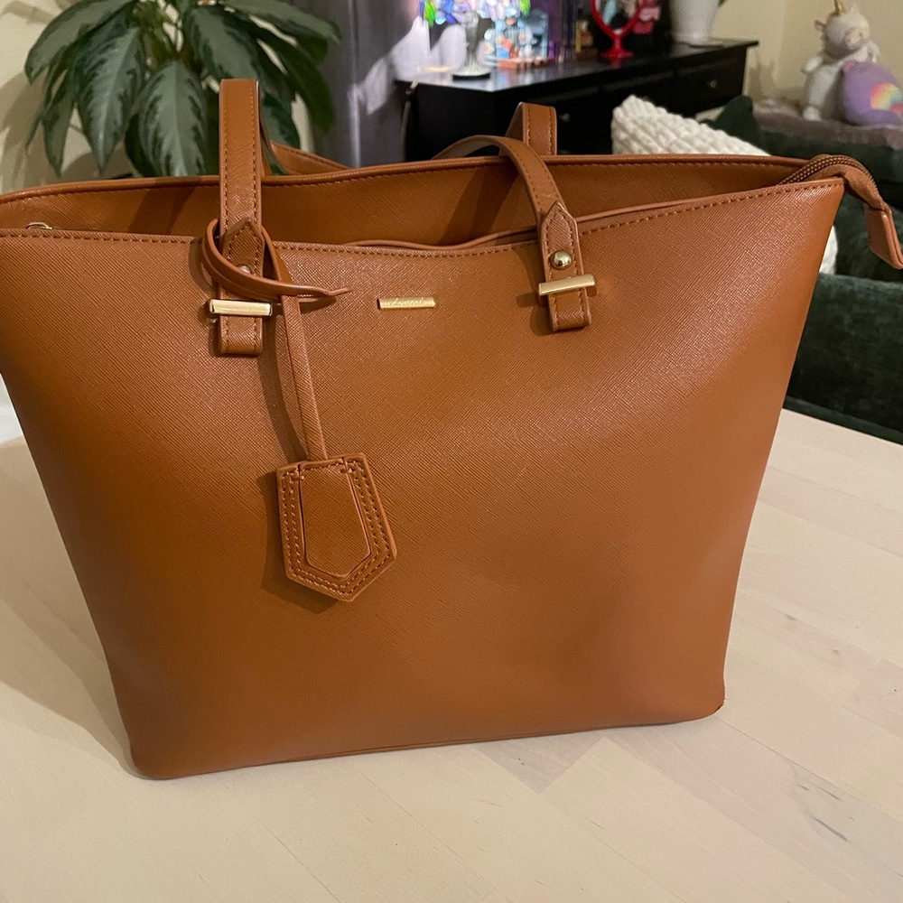 Chic Brown Leather Tote Bag